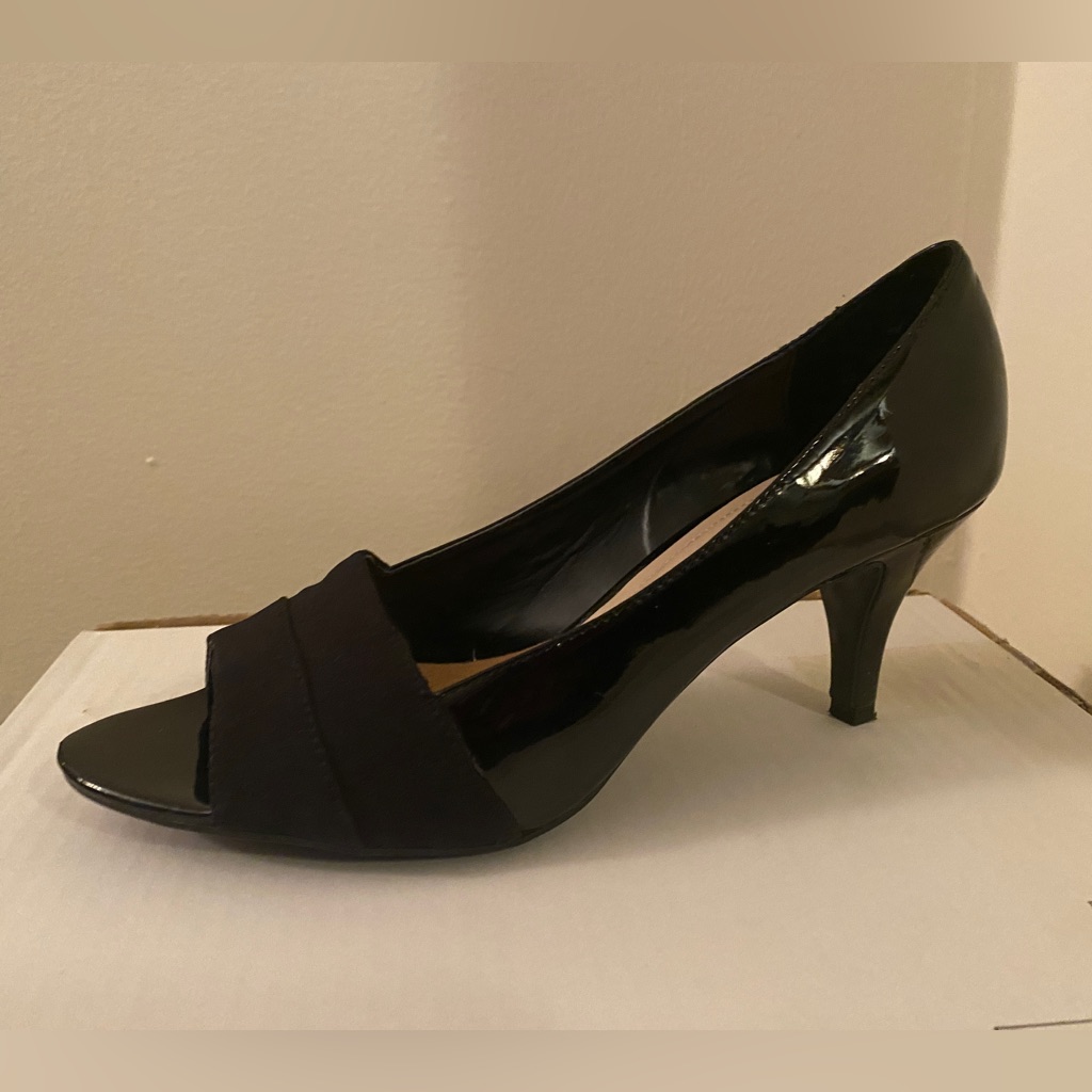 Brand New In Box Ellen Tracy Patent Leather Pumps Size 10 Us
